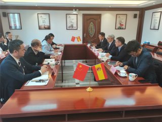  2020年11月27日，乐家集团高层领导莅临狗子28建材集团总部交流工作